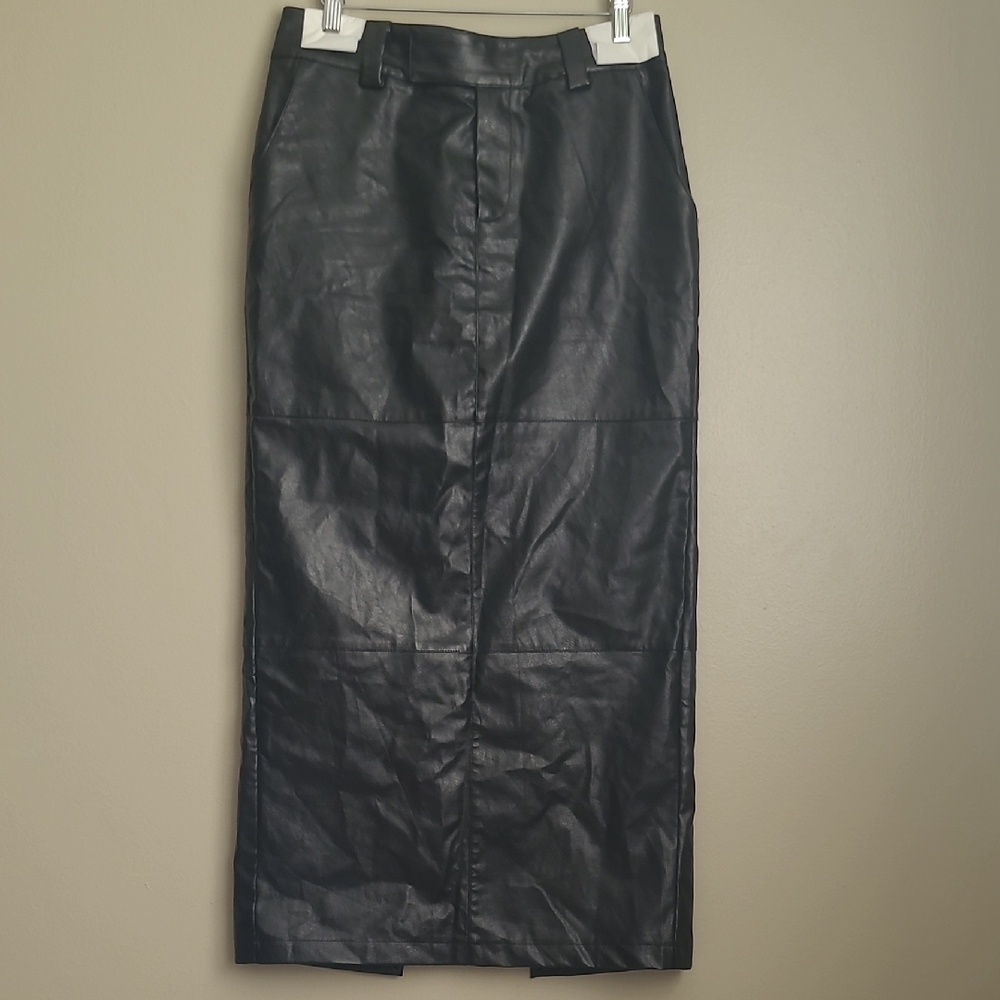 Forever 21 Sleek Black Pencil Skirt - Picture 8 of 14
